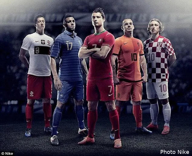 cinq nouveaux maillots pour l euro devoiles maillots euros33828