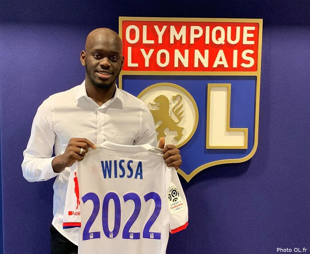 officiel le jeune eli wissa signe 3 ans a lyon wissa258931