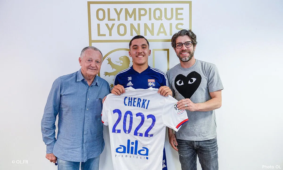 ol lyon terrasse le real rayan cherki signe pro cherki aulas juninho258089