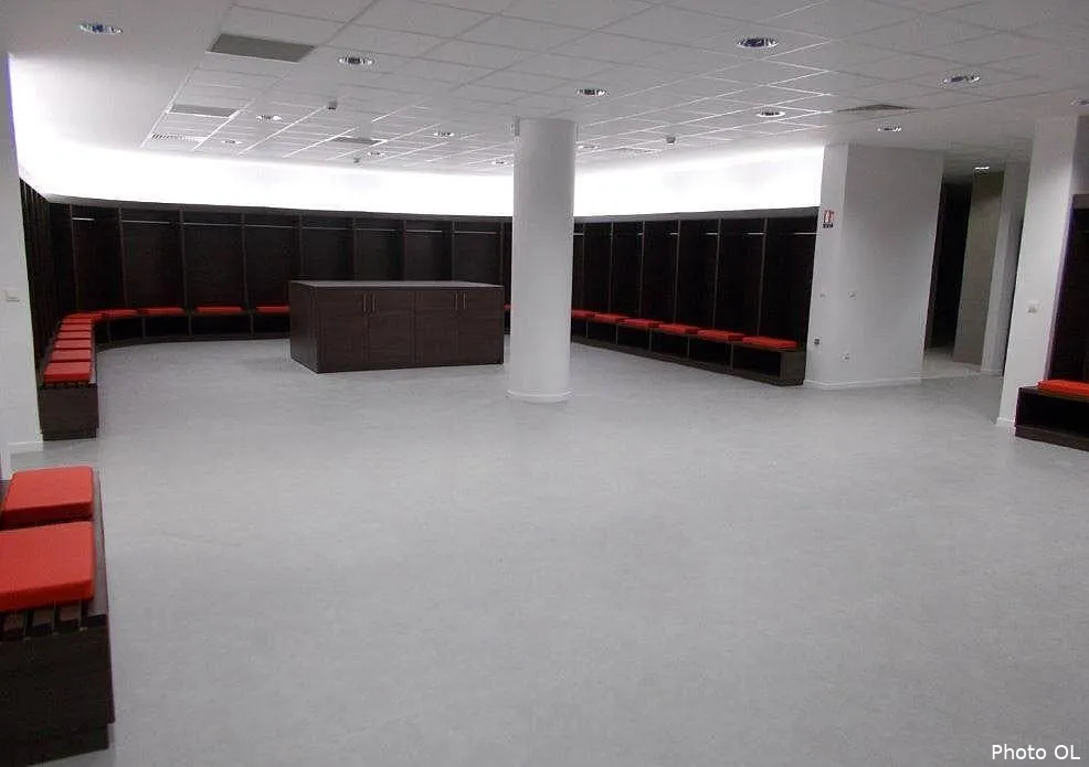 photo le vestiaire grand luxe de l ol au stade des lumieres 1400207 10153748483713972 5352937536995671003 o 1128725