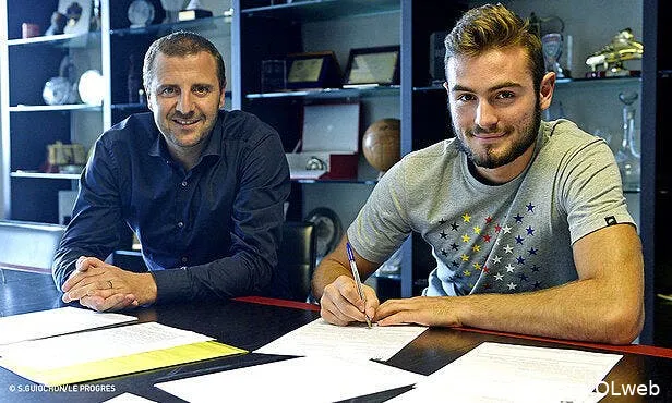 officiel tousart signe a l ol tousart119707