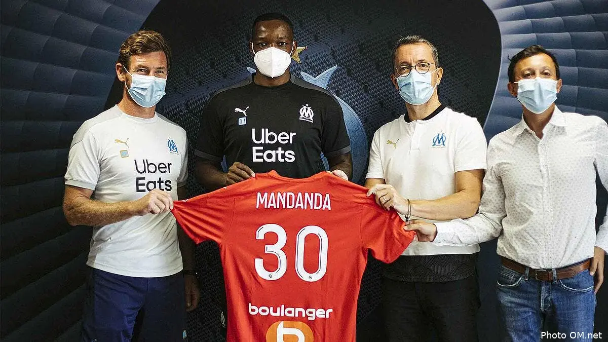 om mandanda prolonge jusqu en 2024 avec marseille 200826 mandanda01292613