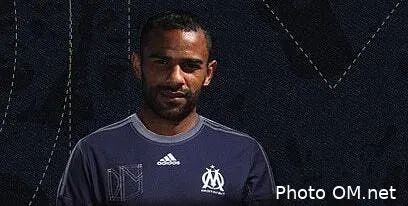 en signant a l om khlifa devient khalifa 6850863317