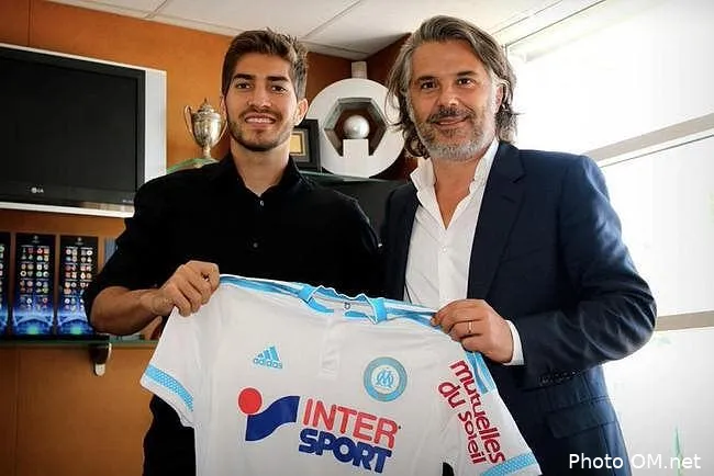 lucas silva a refuse l ol arsenal pour l om officiel lucas silva signe a l om lucas silva 119279120703