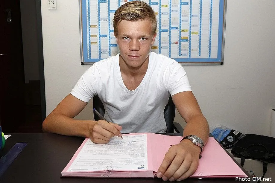officiel l om recrute un defenseur central norvegien haugan119375