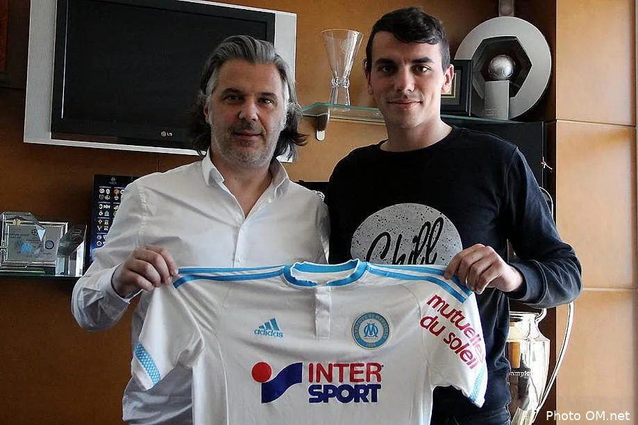 om antoine rabillard passe pro 160307 rabillard sign136000