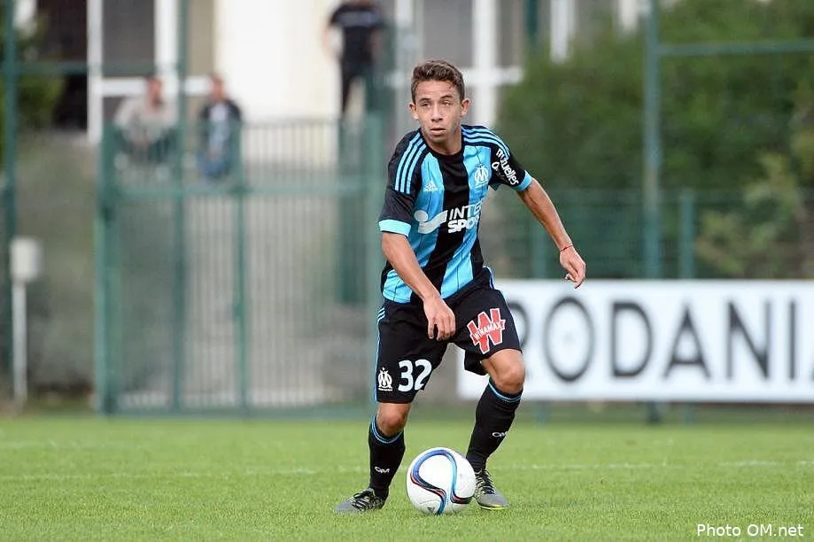 om un minot s interroge sur son avenir lopez149006