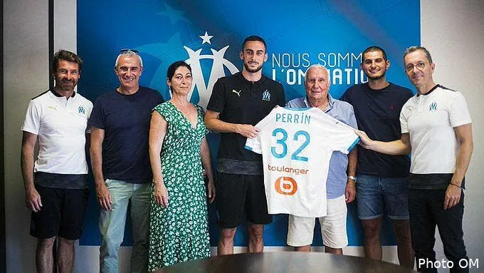 om deux signatures en plus eyraud enchaine apres alvaro ebwydfewoaayqnm288113