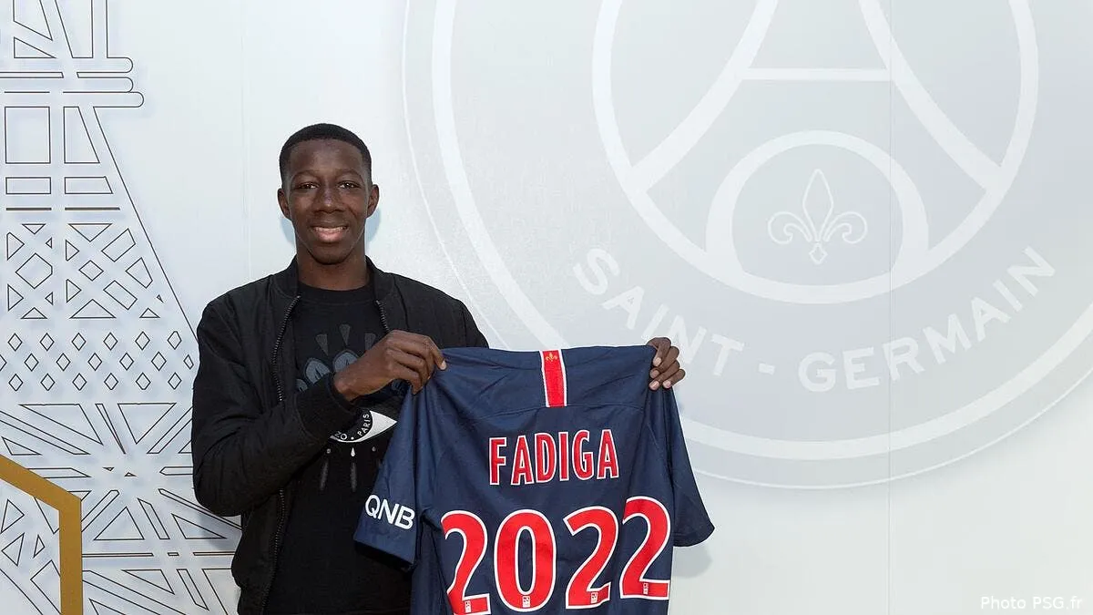 officiel bandiougou fadiga signe son premier contrat pro au psg fadiga243401