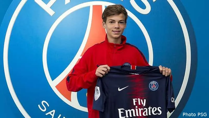 psg paris a un iniesta le barca veut lui voler michut271577