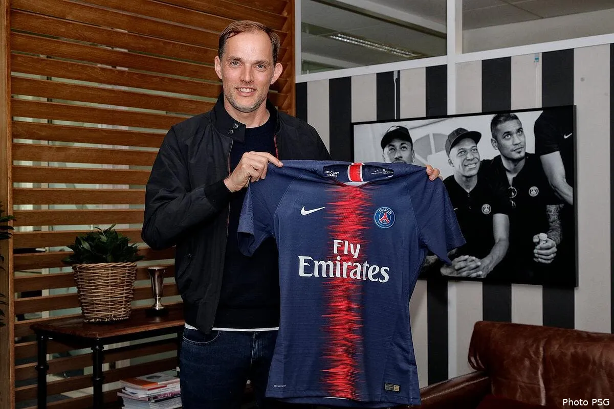 psg tuchel accepte les excuses de paganelli et lui offre un maillot du psg d3yfi8gxkaa9pvi250117
