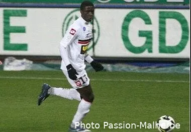 mouloungui buteur heureux 12096