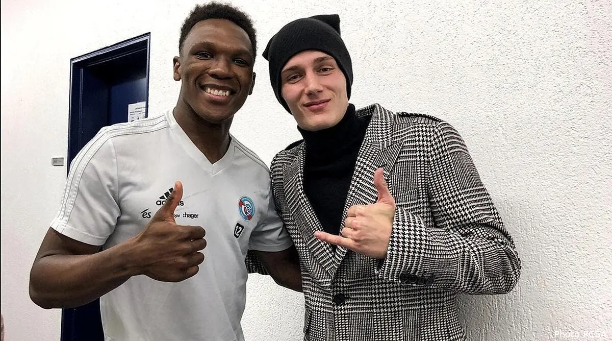 l apparition choc de benjamin pavard a strasbourg pavard238269