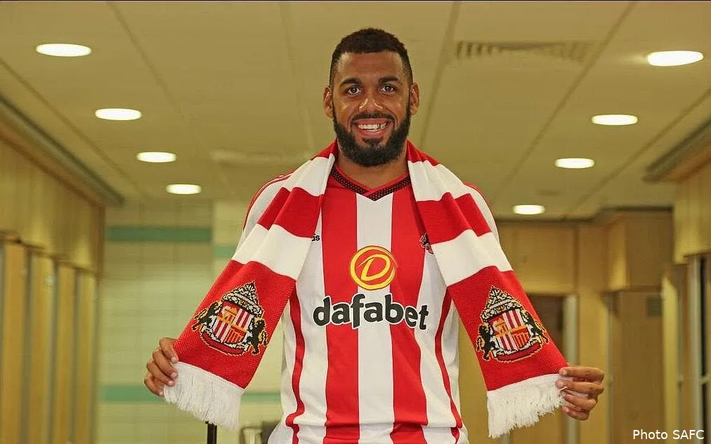 officiel m vila signe a sunderland mvila117557