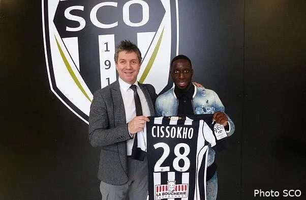 officiel issa cissokho signe a angers pour six mois cissokho169214