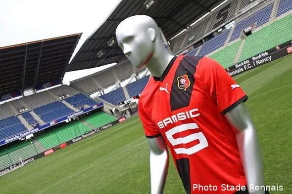 rennes sort aussi son nouveau maillot 2004119656