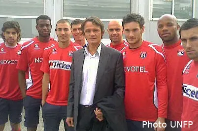le foot francais pique sa crise 8206