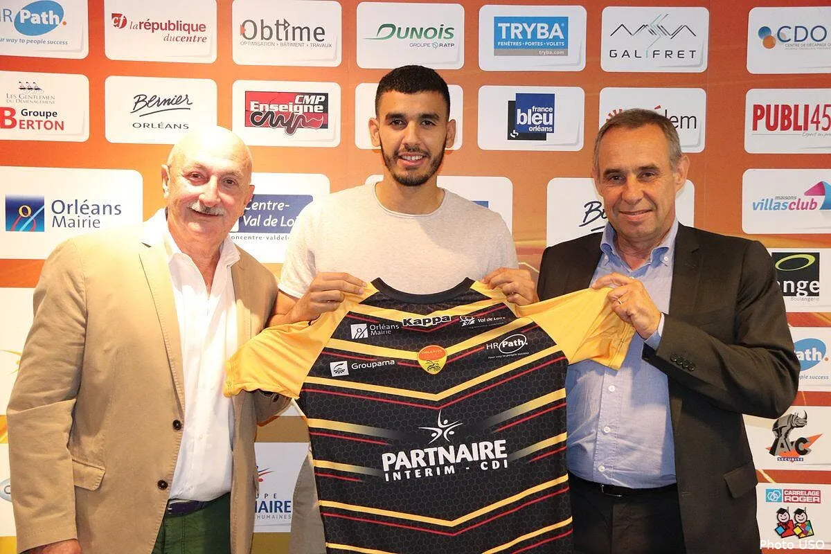 officiel el khoumisti quitte le psg pour orleans el khoumisti222295