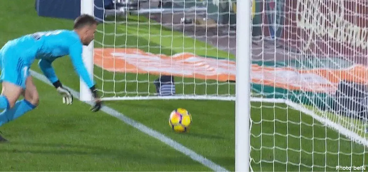 valence barca l arbitre refuse un but valable a messi dplcd9awsaabjok201129