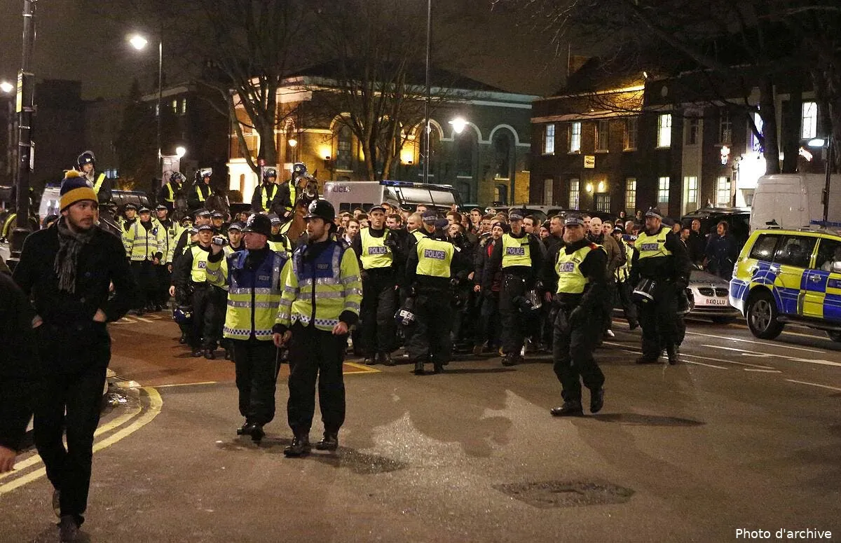 un fight evite de peu en marge d ajax psg iconsport spi 181213 05 0492295