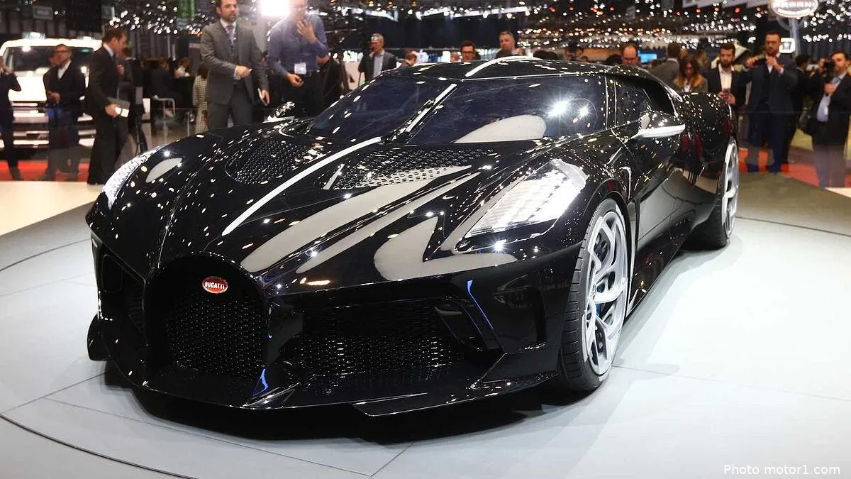 ita cristiano ronaldo oblige de dementir cet achat a 11 me bugatti la voiture noire252155