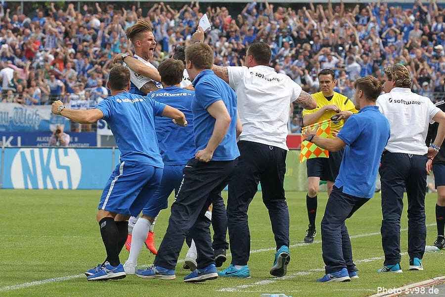 deux improbables promus en bundesliga d81ac610d7112167