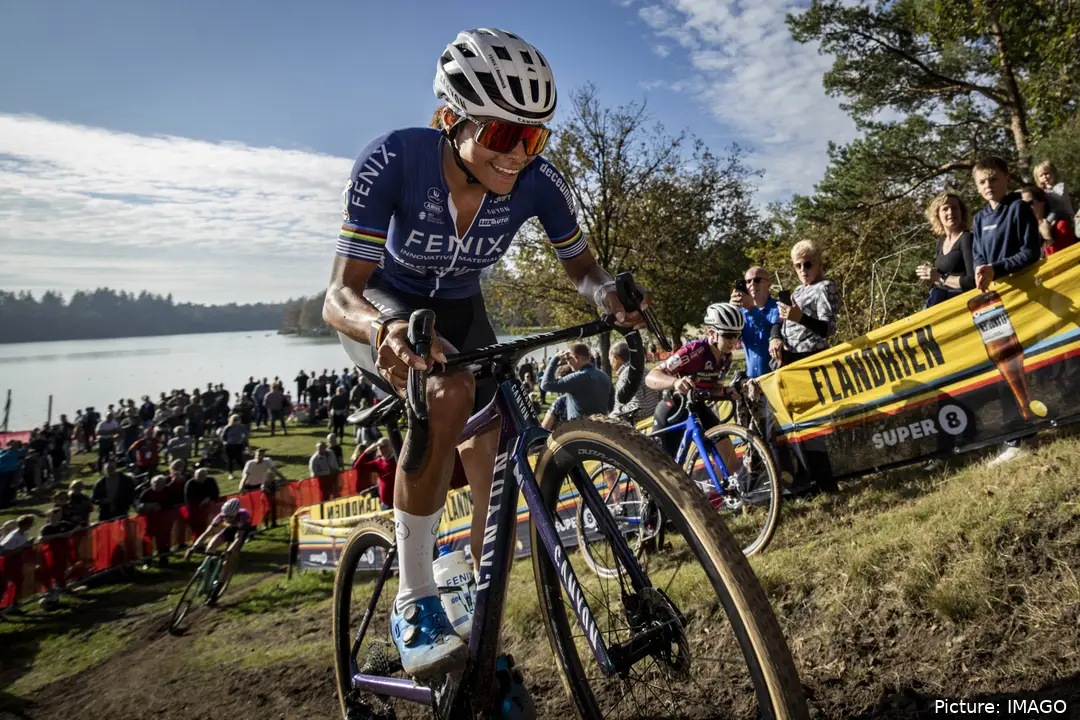 Ceylin del Carmen Alvarado, estrella del ciclocross