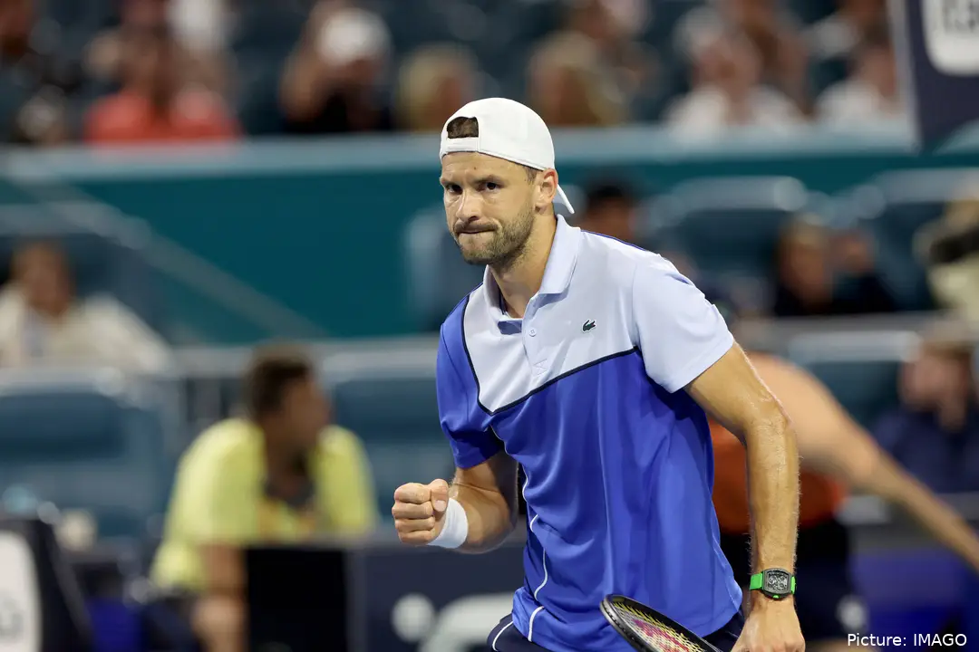 Grigor Dimitrov on court