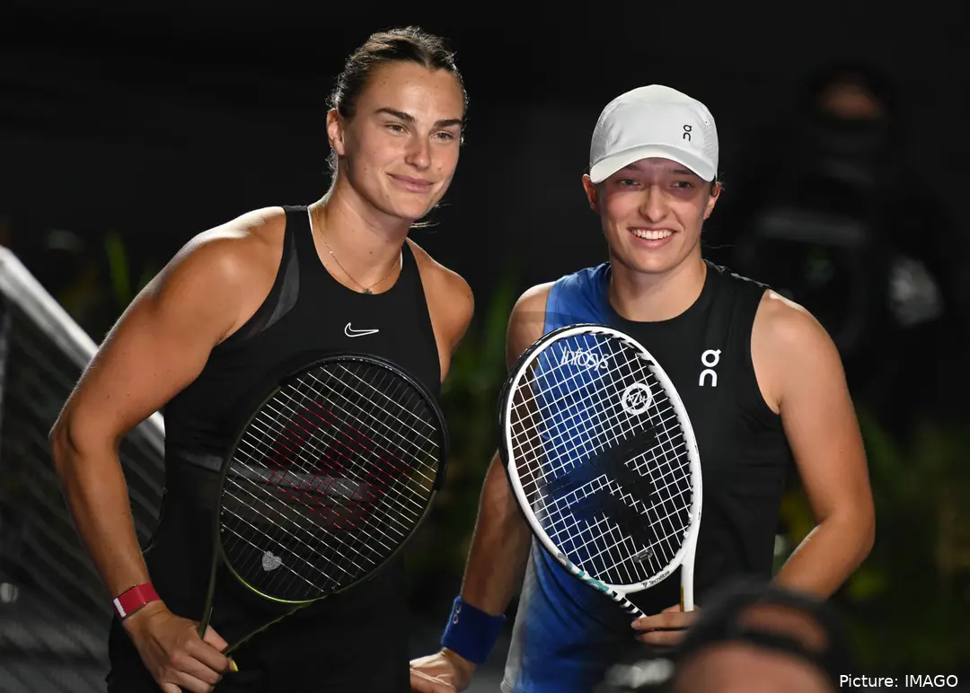 Iga Swiatek y Aryna Sabalenka en las Finales WTA 2023.