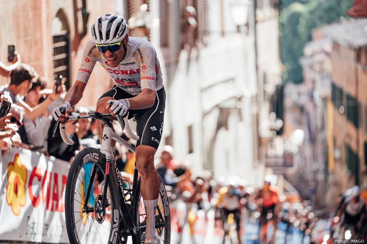 Juan Ayuso pasó un complicado Giro de Italia 2025