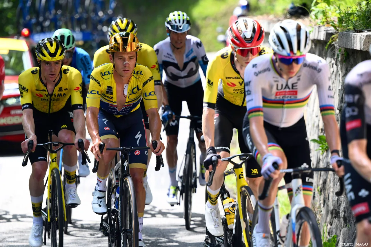 Remco Evenepoel, en un grupo con Tadej Pogacar, Jonas Vingegaard y Enric Mas