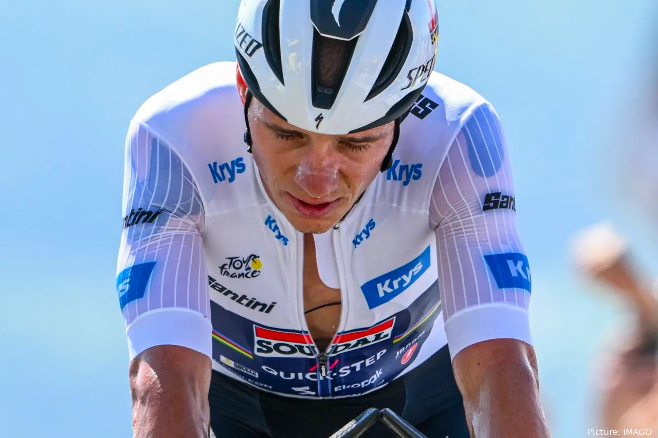 Remco Evenepoel acabó destrozada la cronoescalada de la etapa 13 del Tour de Francia 2025