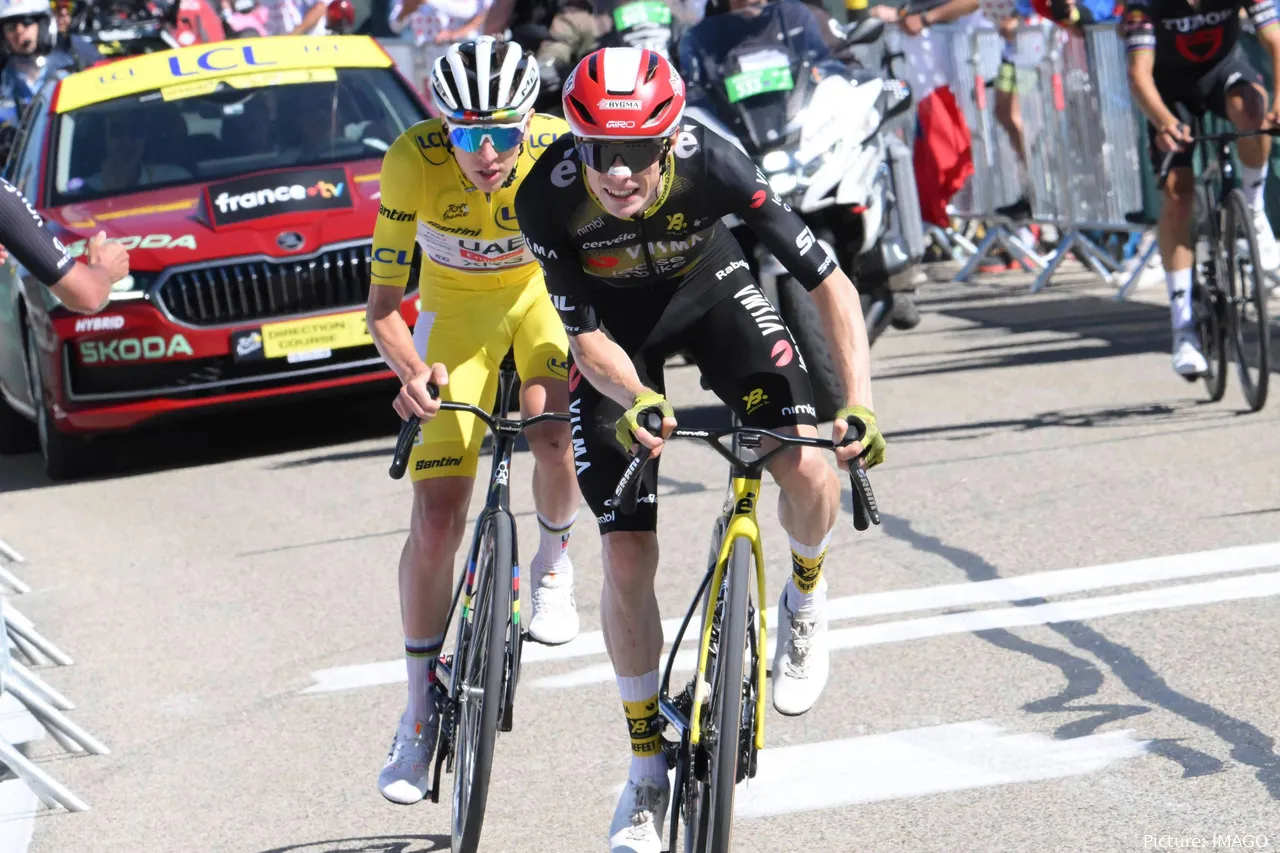 Vingegaard atacó constantemente a Pogacar en el Mont Ventoux