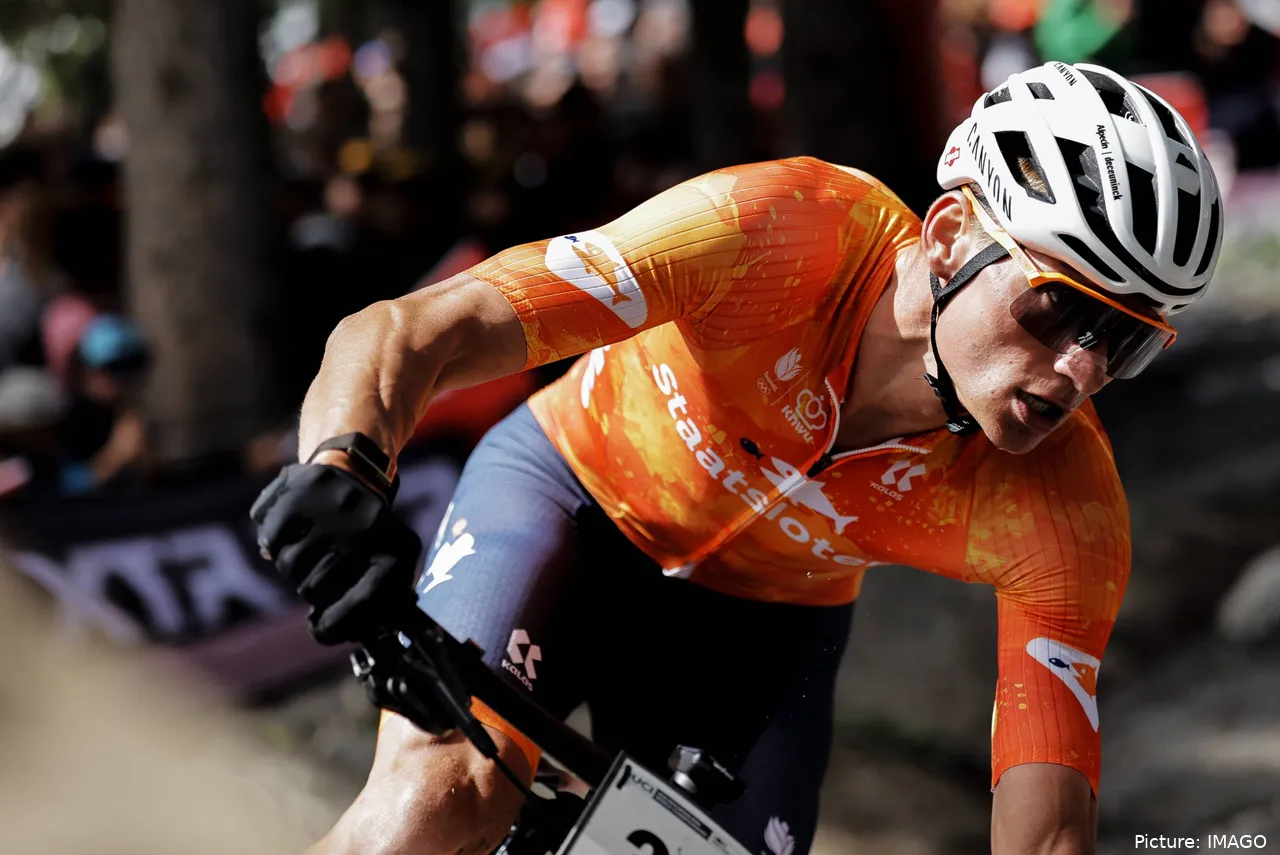 Mathieu van der Poel, en el Mundial de Mountain Bike 2025