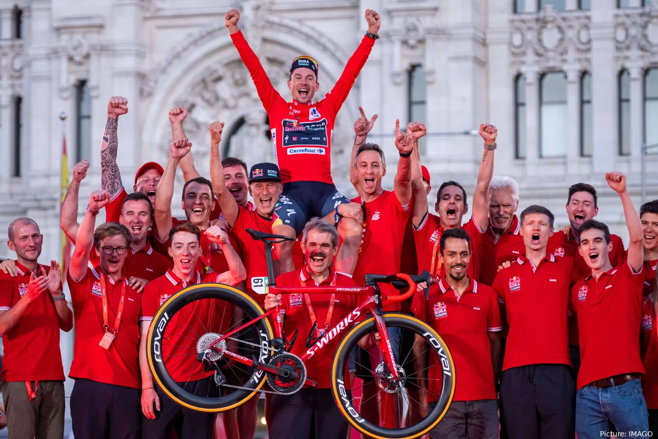 Red Bull - BORA - hansgrohe at the podium of the 2024 Vuelta a España. @IMAGO