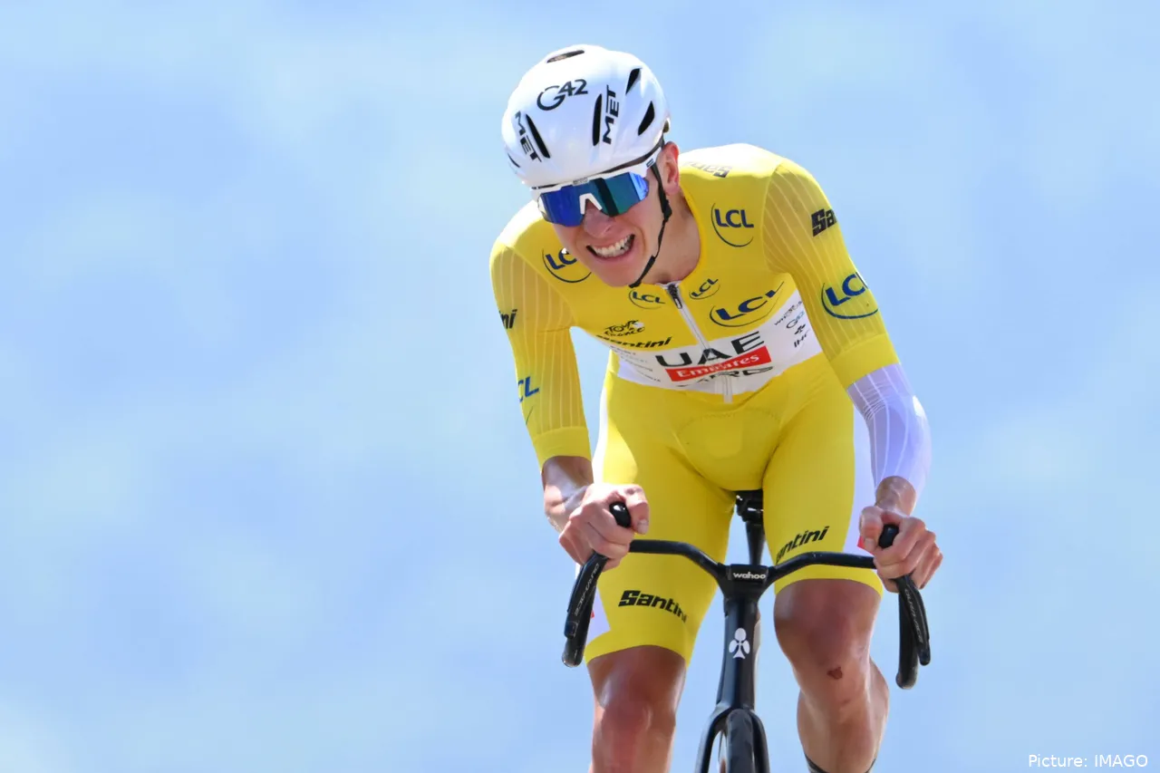 Ultimas pedaladas de Pogacar antes da vitória na crono escalada da 13ª etapa da Volta a França 2025