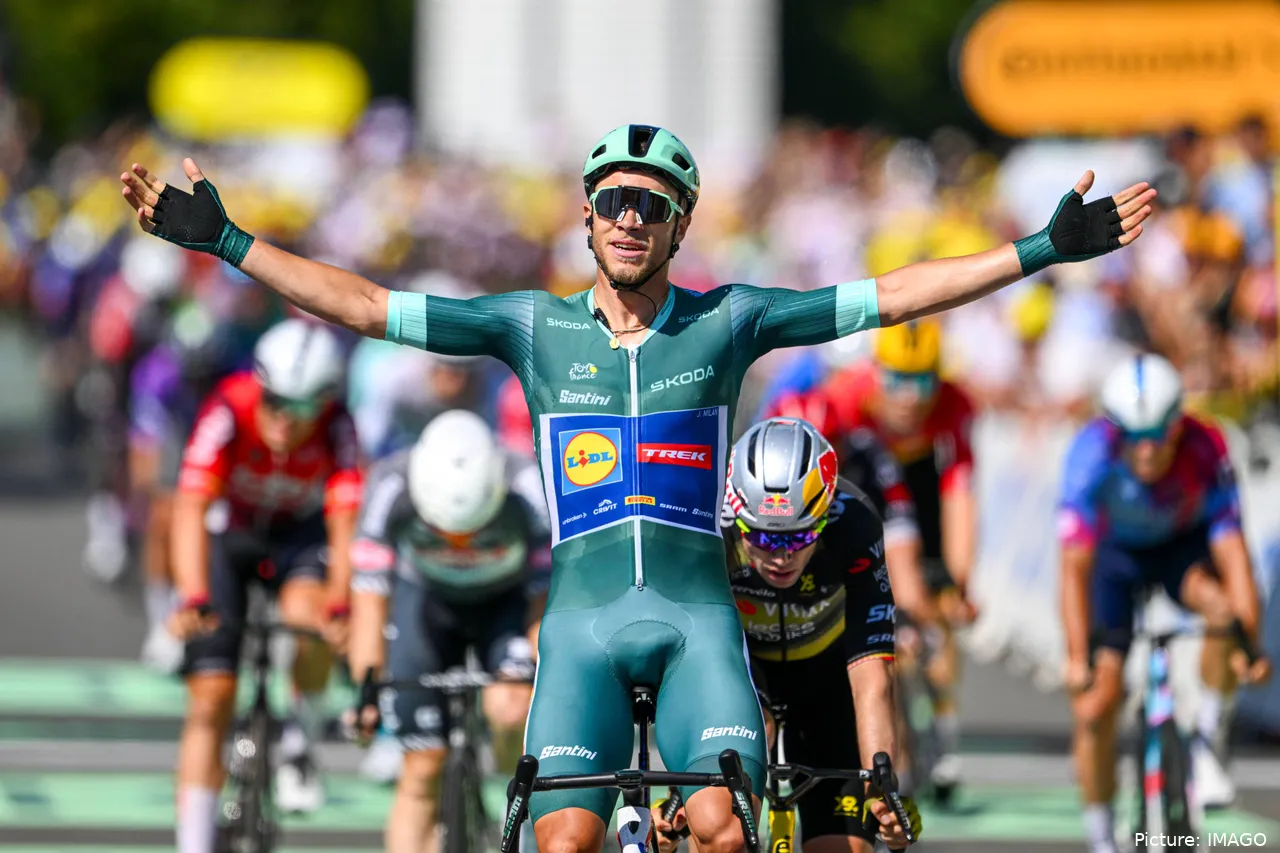 Jonathan Milan gewinnt die 8. Etappe in Laval