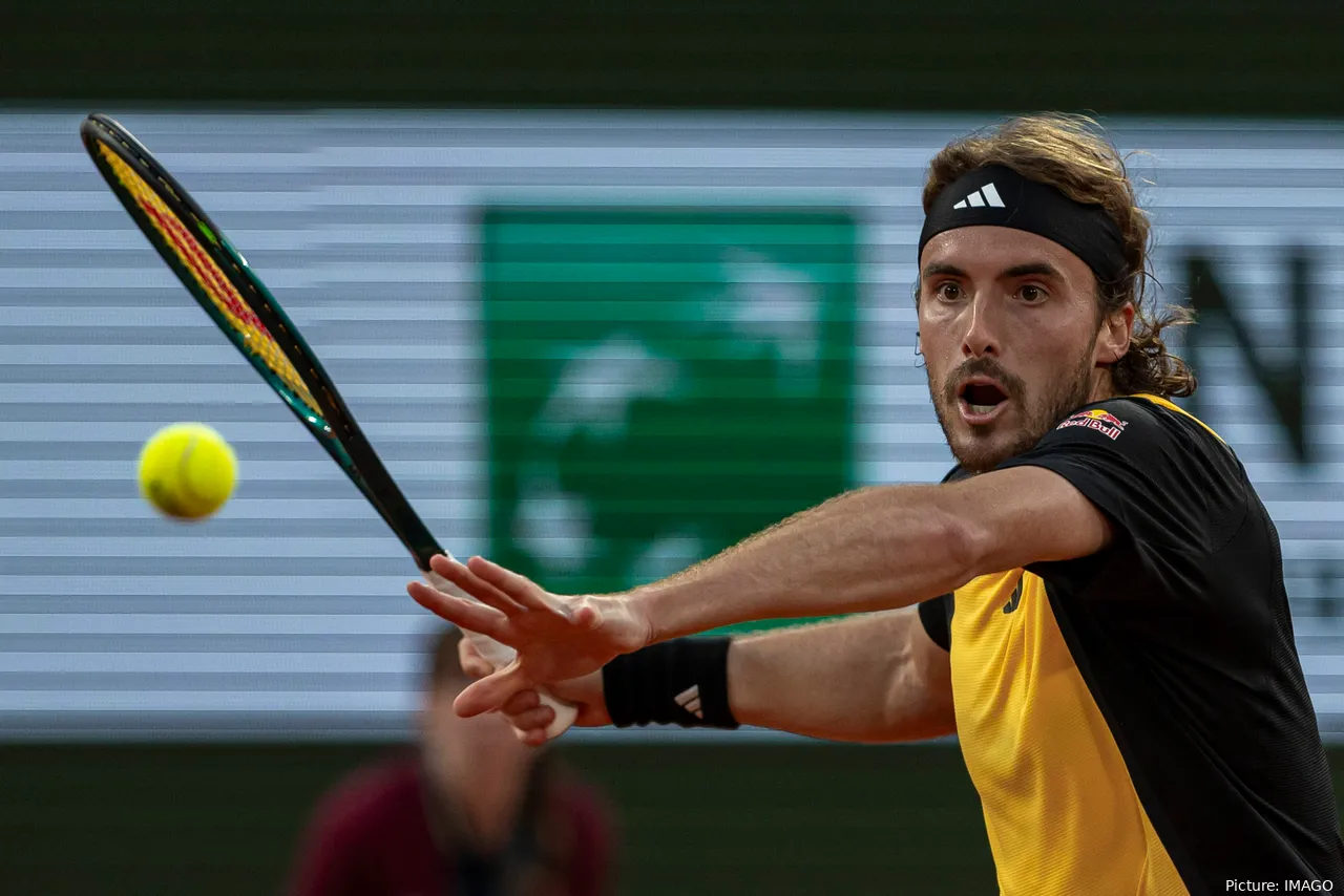 Stefanos Tsitsipas en el Abierto de Francia de 2024.