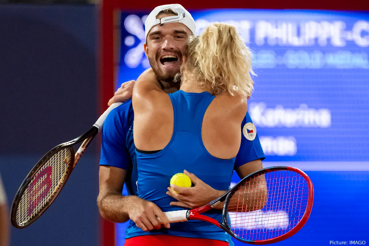 Tomas Machac and Katerina Siniakova at Paris 2024.