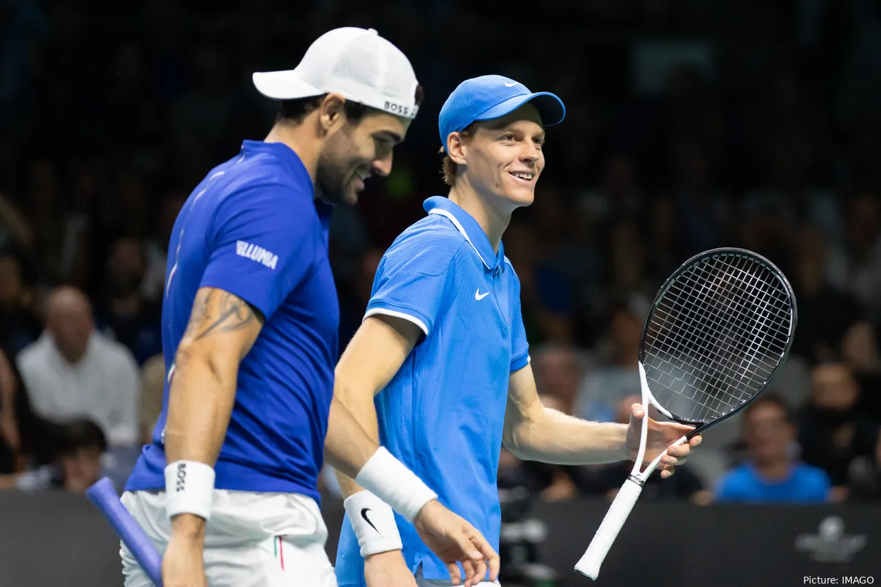 Sinner y Berrettini lideran en individuales como ya hicieran en dobles a principios de semana.