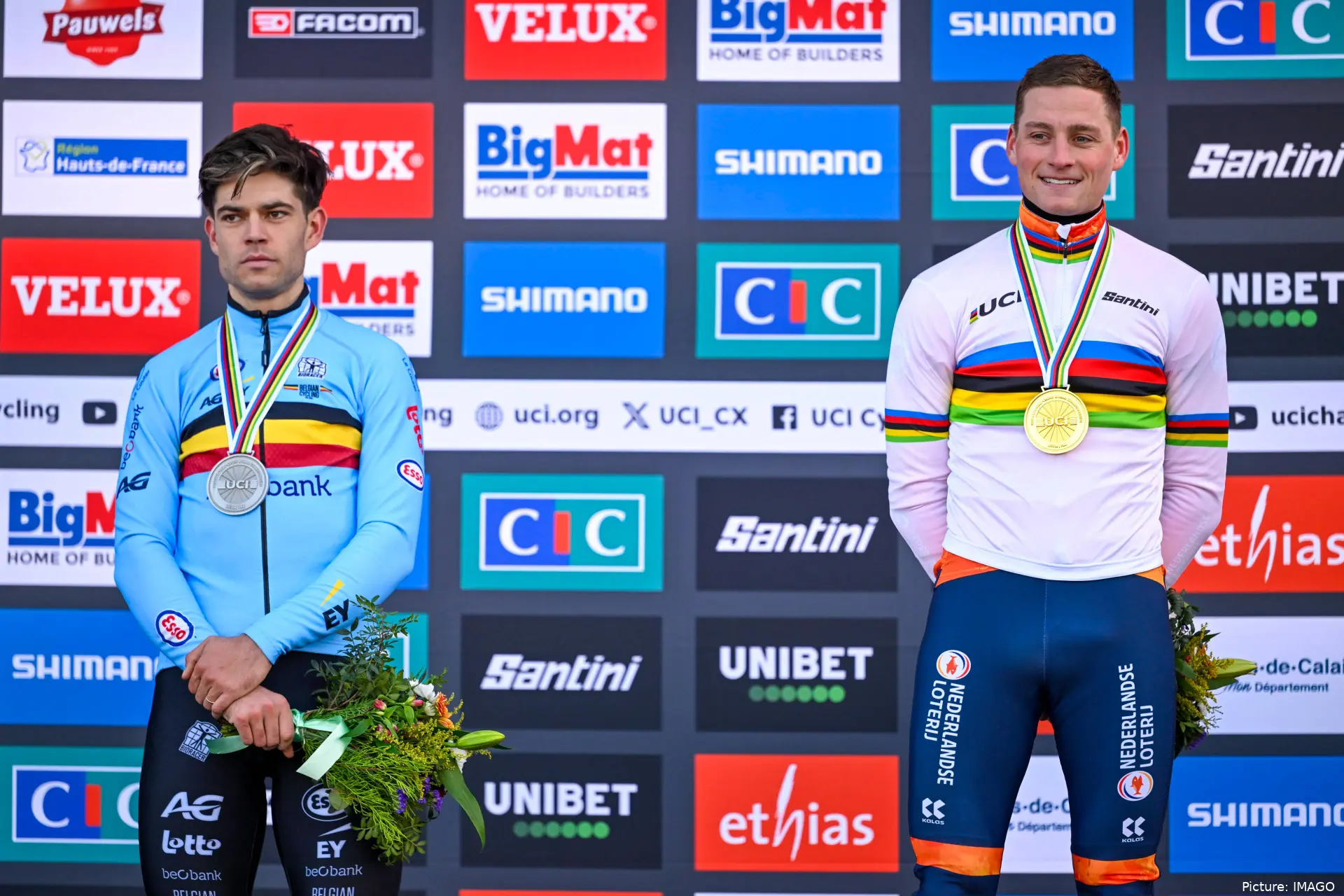 M athieu van der Poel y Wout van Aert comparten podio en ciclocross.