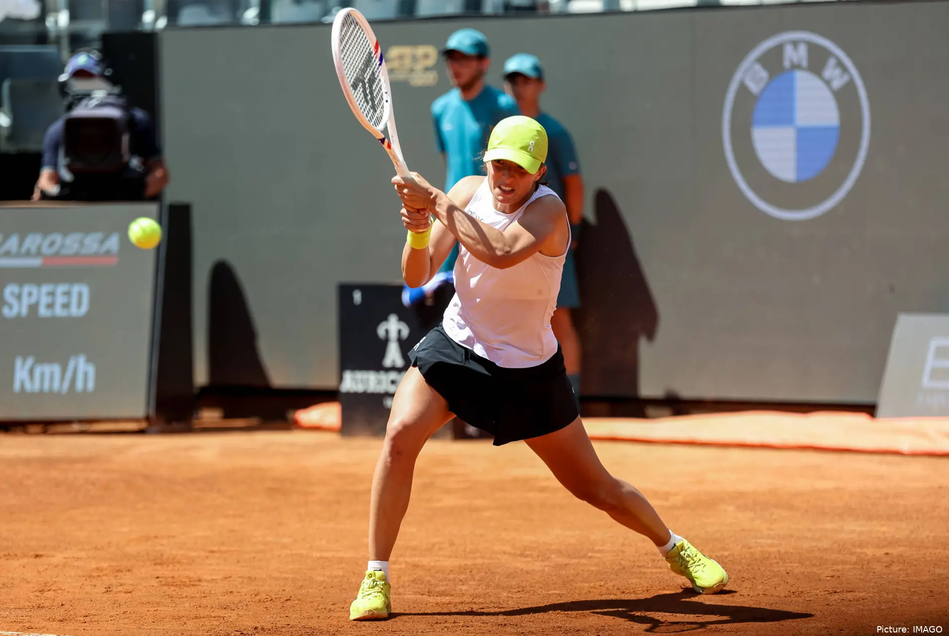 Swiatek after hitting a backhand in the third round of the Rome Open