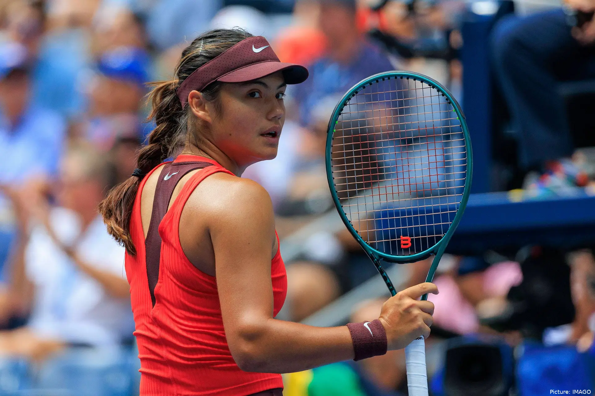 Emma Raducanu looking towards her team at the 2025 US Open