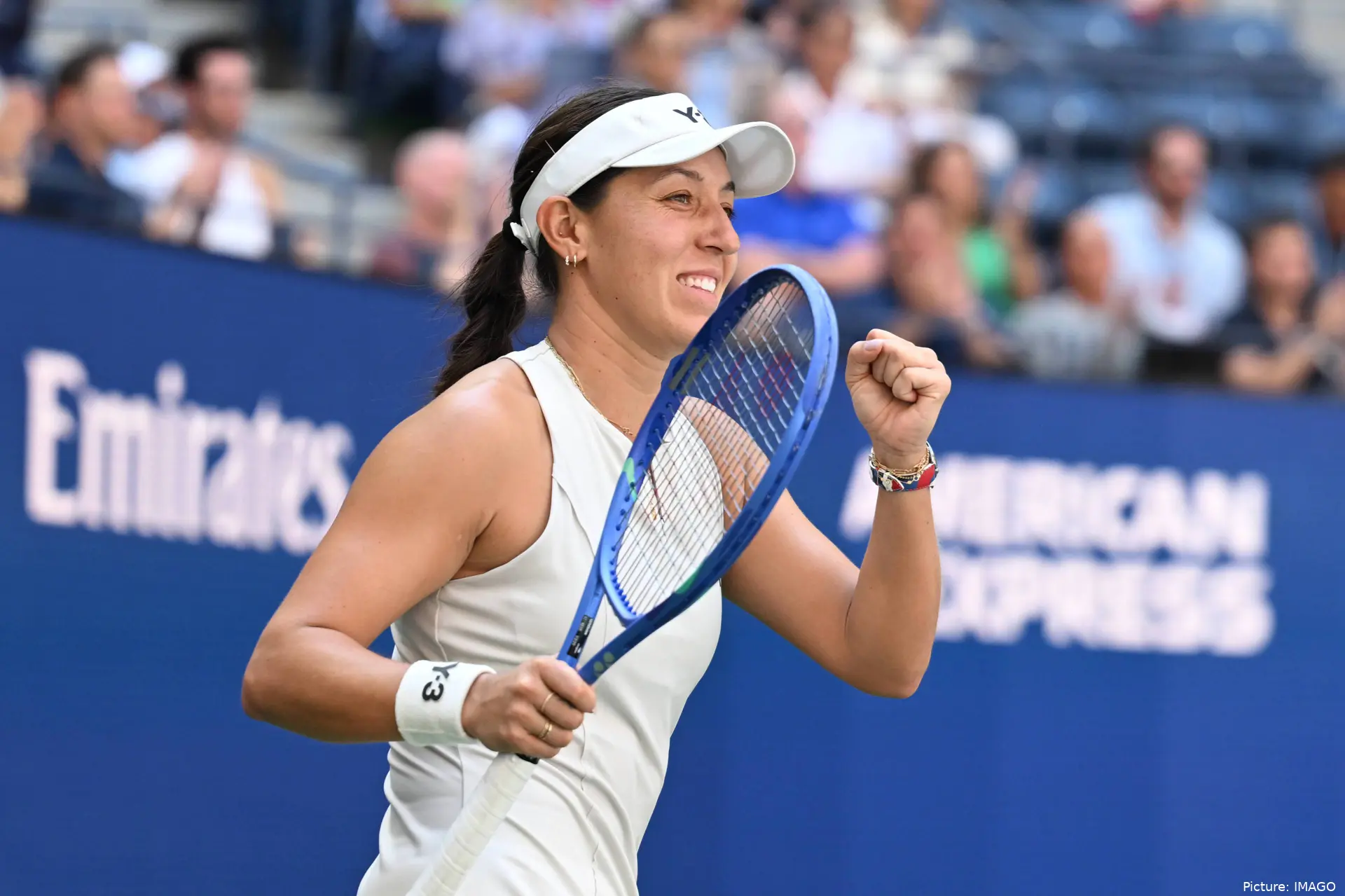 Jessica Pegula shows fist after winning a point