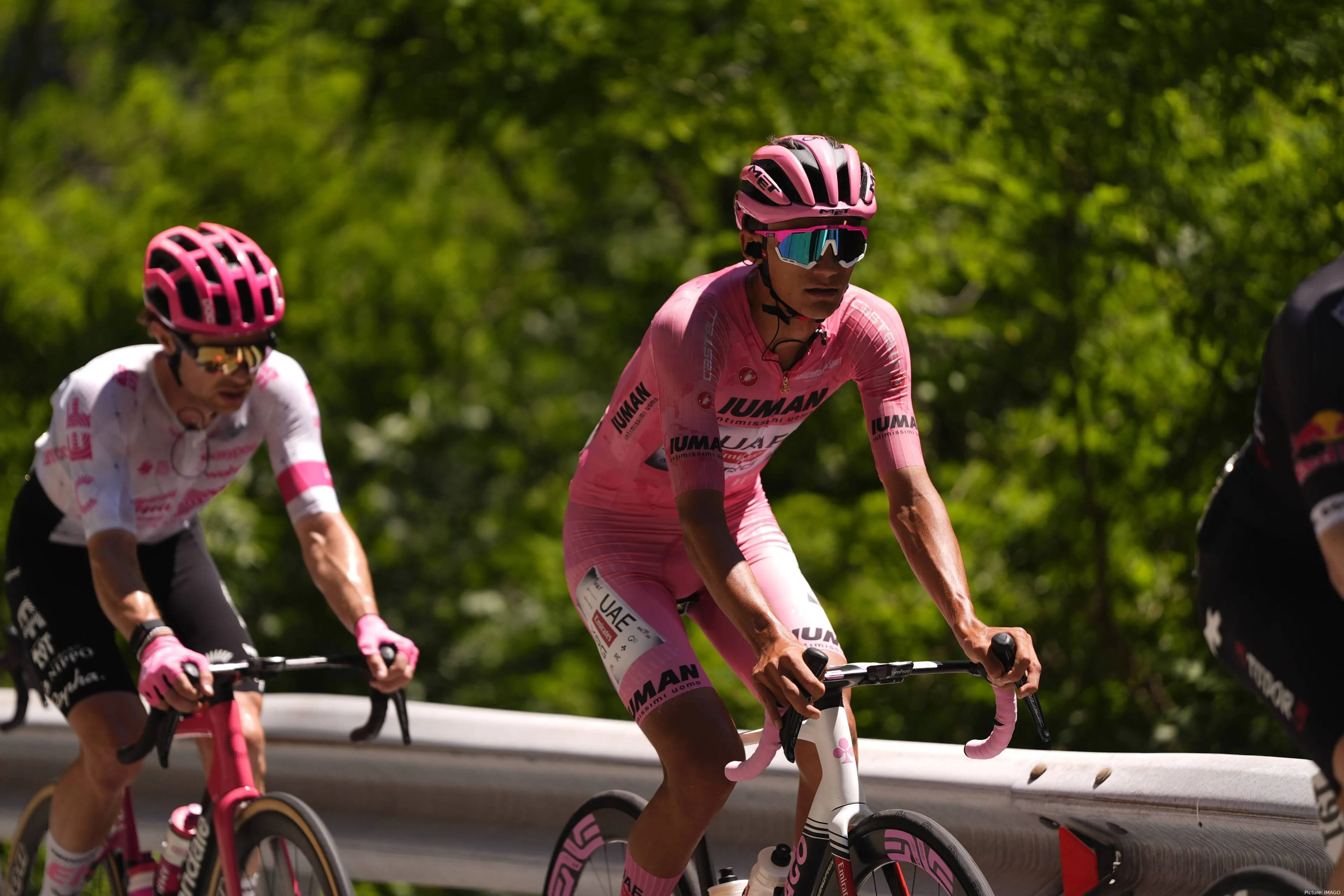del toro carapaz giro