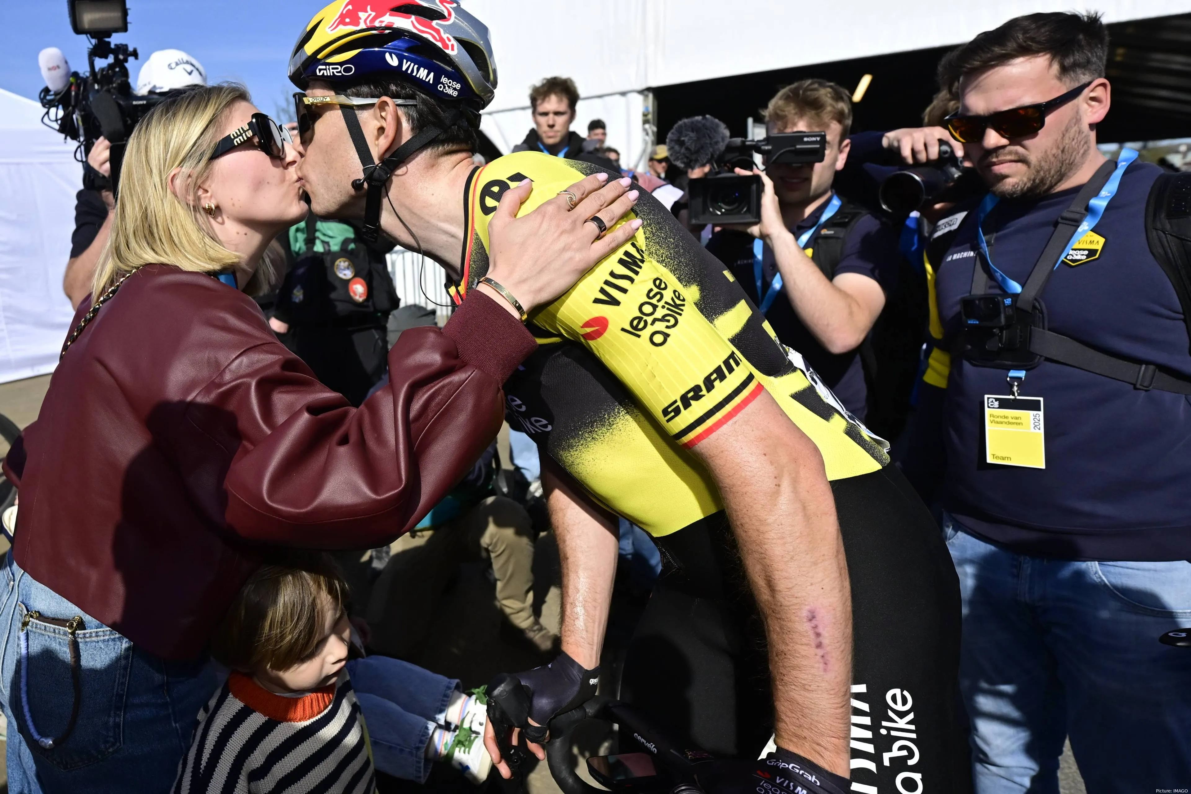wout van aert esposa imago1060678146