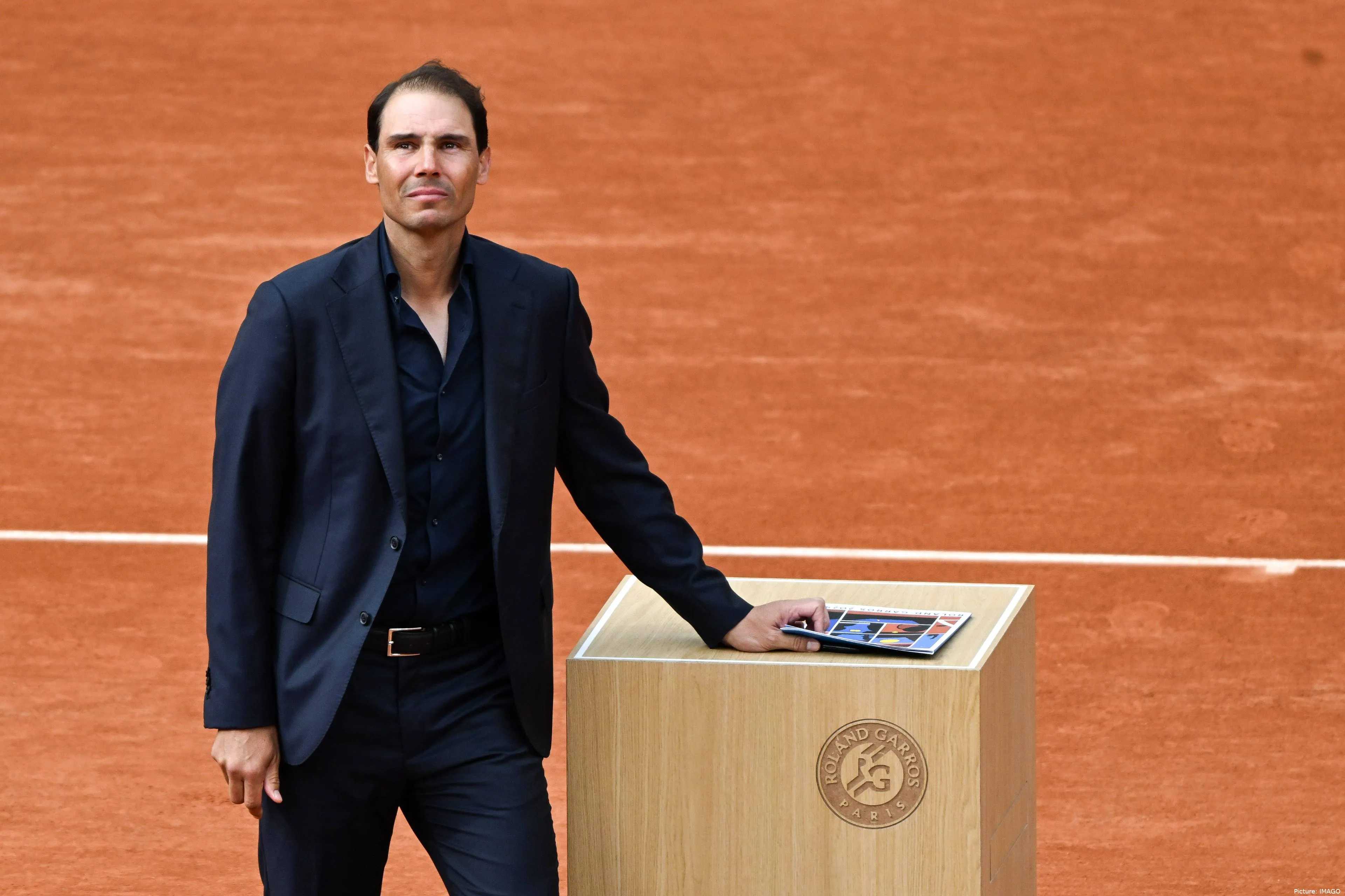 Nadal receives a standing ovation from the public during his tribute at Roland Garros 2025