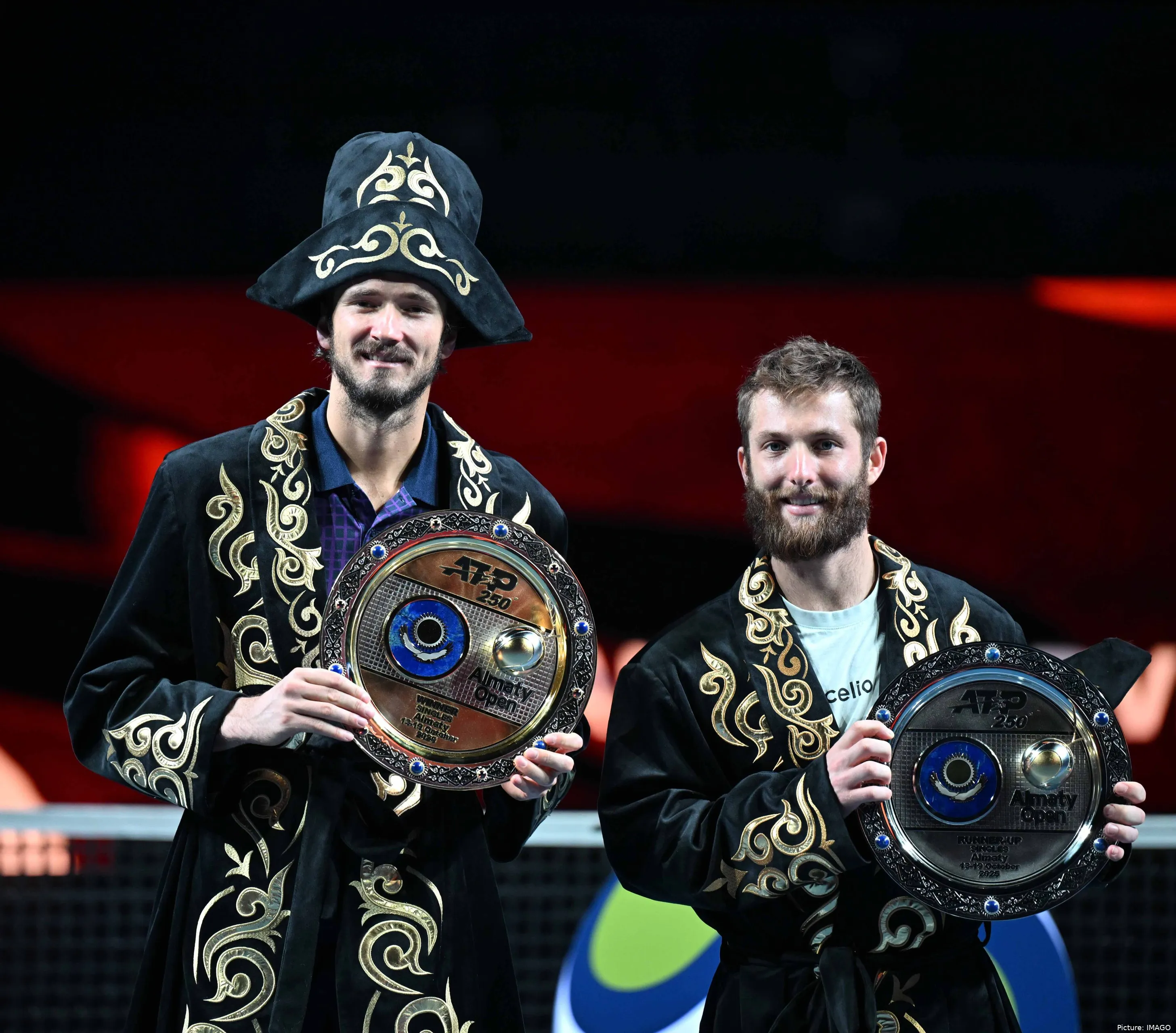 Medvedev levanta el trofeo del Almaty Open