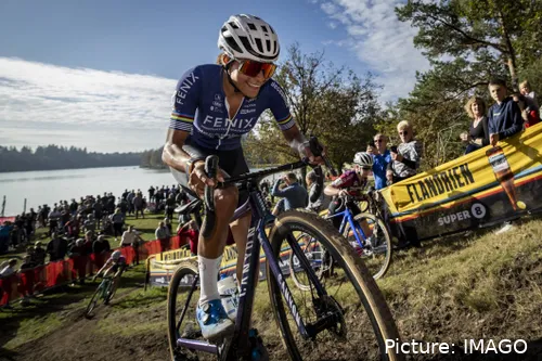 Ceylin del Carmen Alvarado, estrella del ciclocross