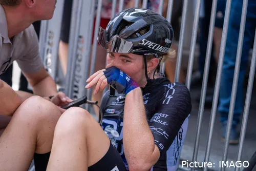 Demi Vollering tras perder el Tour de France Femmes 2025
